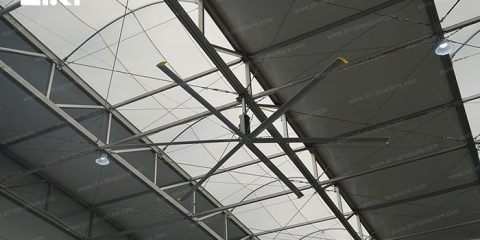 Temporary industrial building with natural lighting