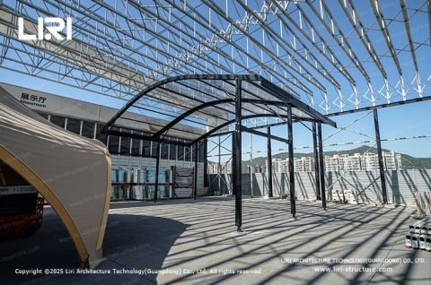 adel Court with a High Quality Roof