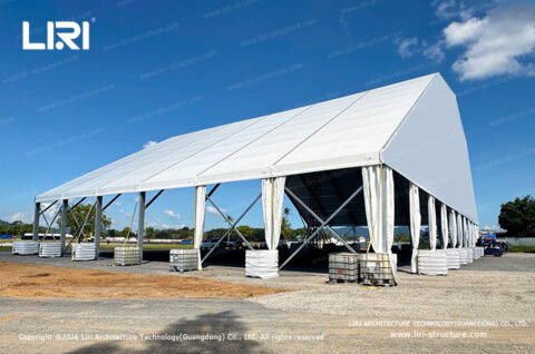 Polygon top tent sidewall and aluminium frame detail
