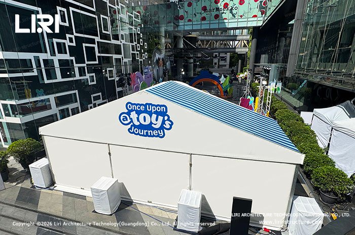 Custom printed roof and branding on a modular pop-up store